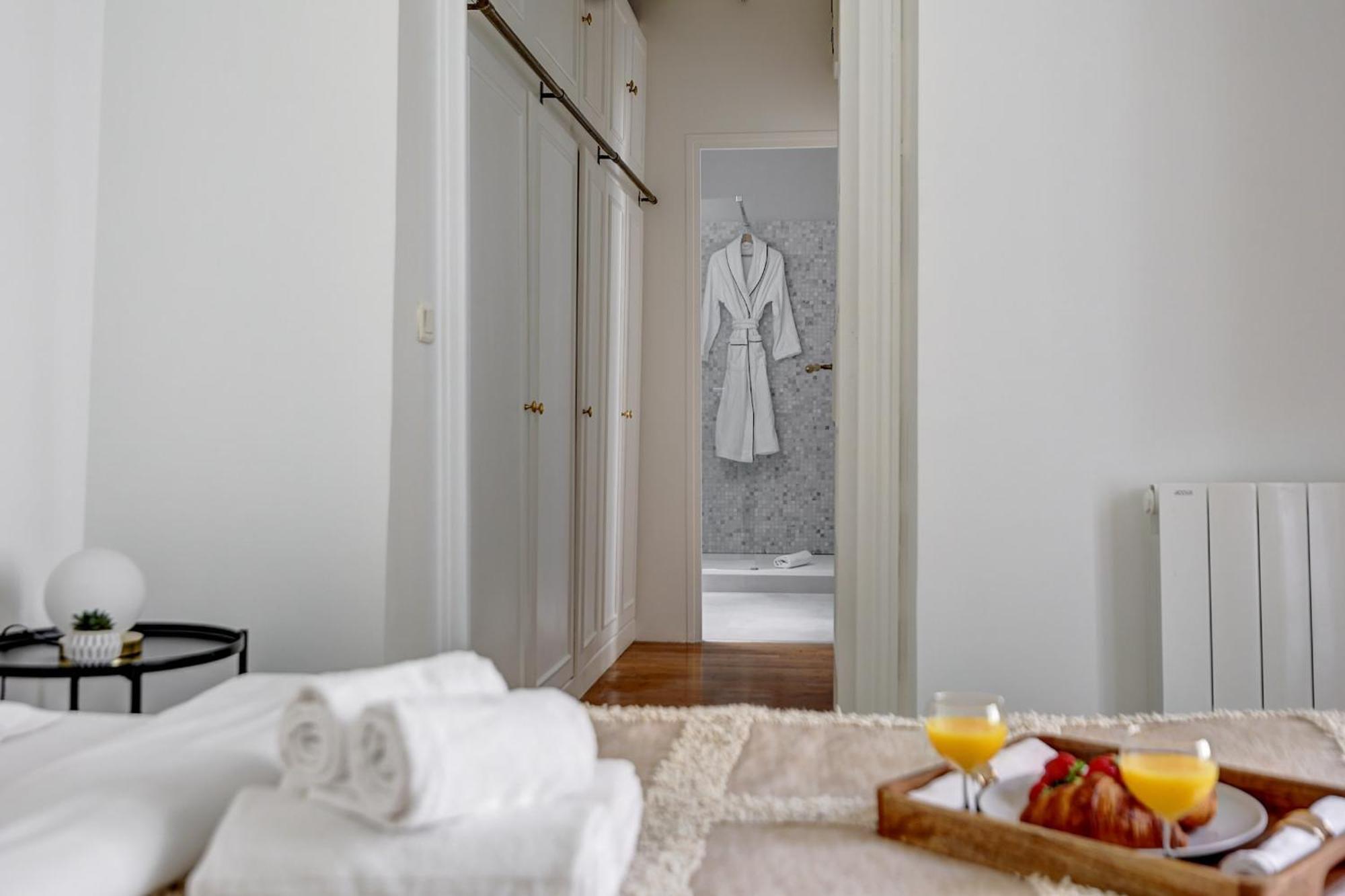 Champs-Elysees - 2Br With Balcony - Cityapartmentstay Paris Exterior photo