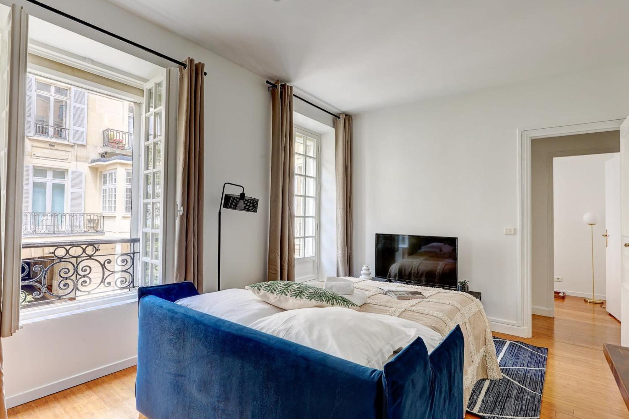Champs-Elysees - 2Br With Balcony - Cityapartmentstay Paris Exterior photo