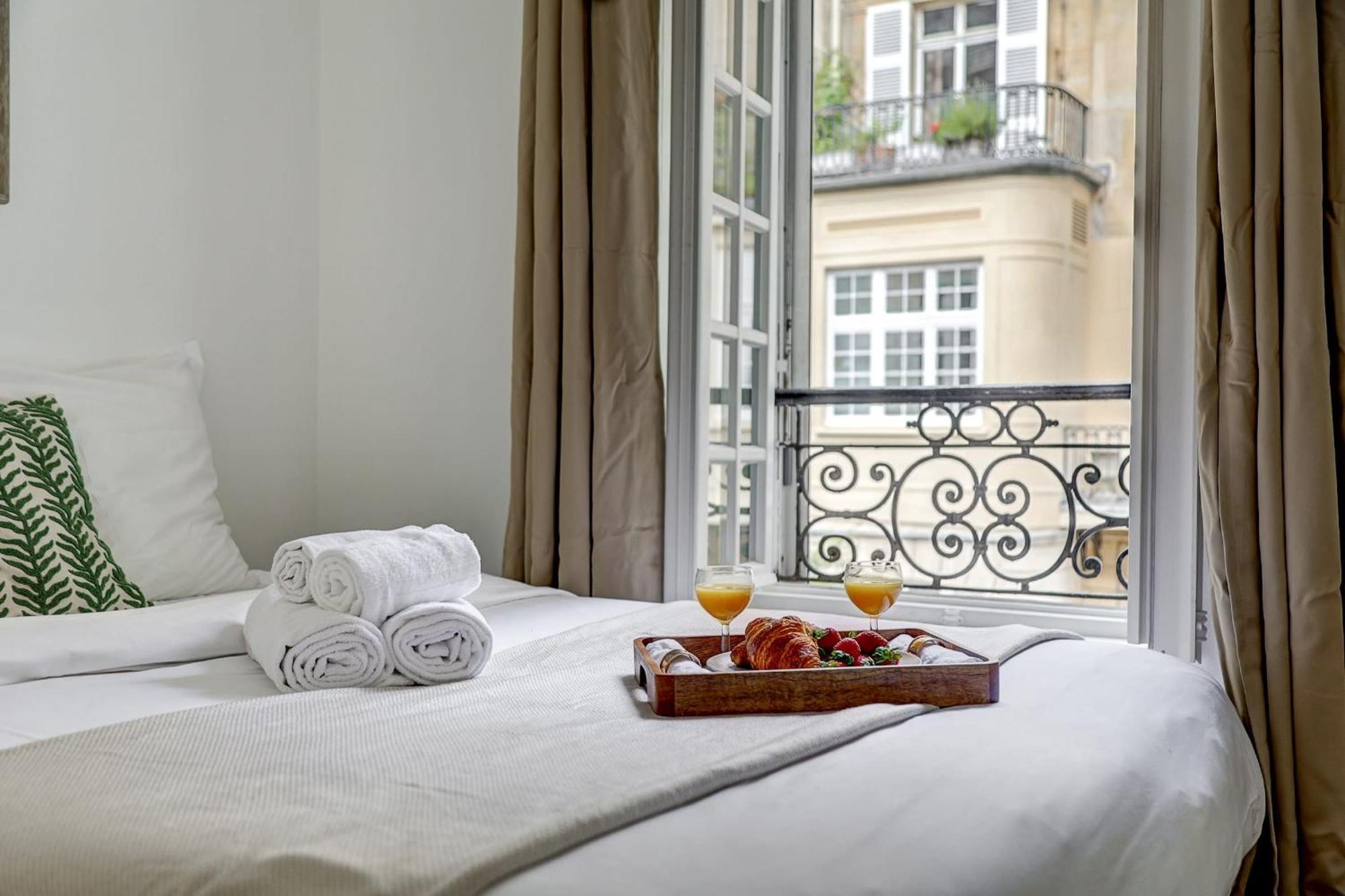 Champs-Elysees - 2Br With Balcony - Cityapartmentstay Paris Exterior photo